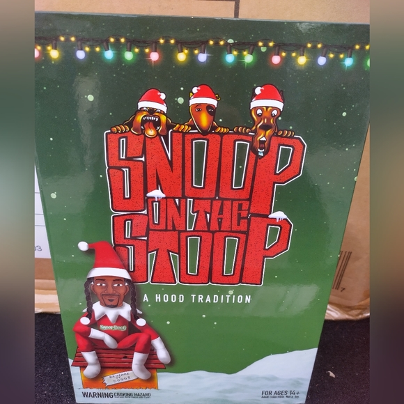 Snoop on the Stoop Elf Doll Christmas NIB Santa - Picture 1 of 4